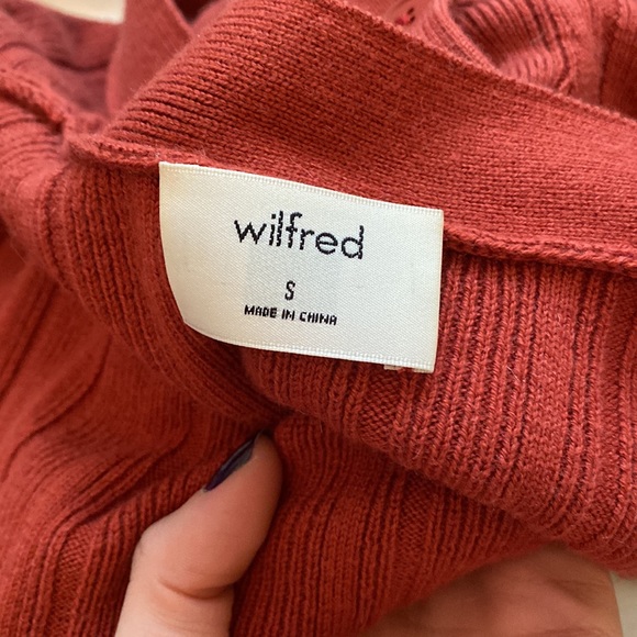 Red aritzia cropped sweater - Picture 5 of 6